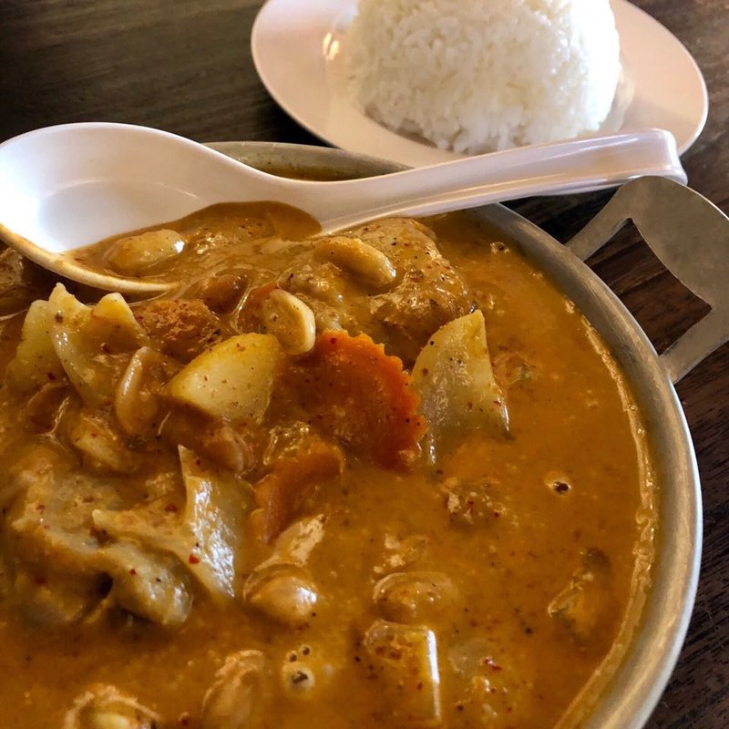 マッサマンカレー(バーンタイ マーケット)