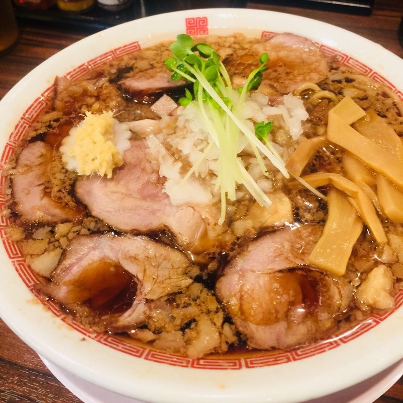 肉盛りラーメン(魁 肉盛りつけ麺 六代目 けいすけ 湯島店)