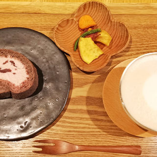 茄子のロールケーキ　デザートドリンクセット(麻布野菜菓子 )