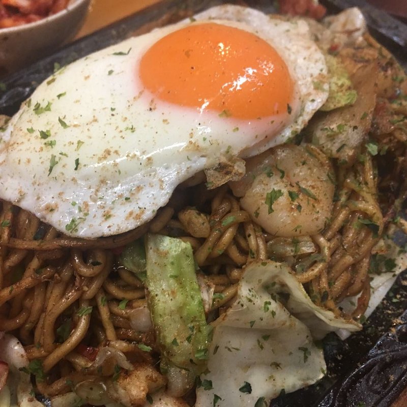 ソース焼きそば(やきそば専門店 ぼんの)