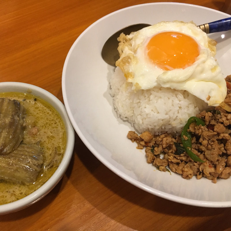 ガパオ＆ゲーンキアオ(スアンサワン 赤坂 Thai Restaurant Suansawan Akasaka Tokyo)