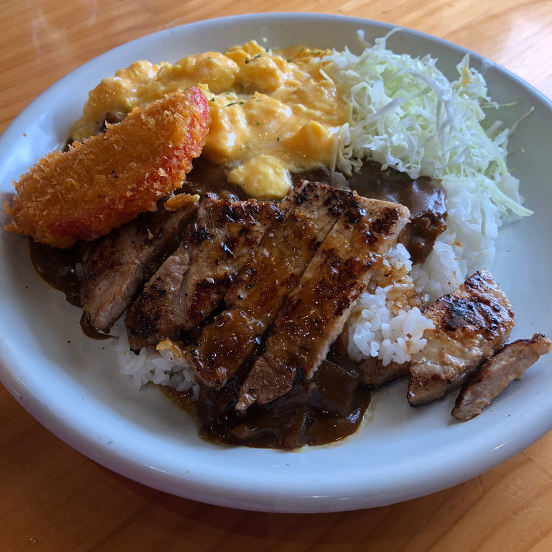 トンテキカレー たまご、ハムカツトッピング(ガレージ )