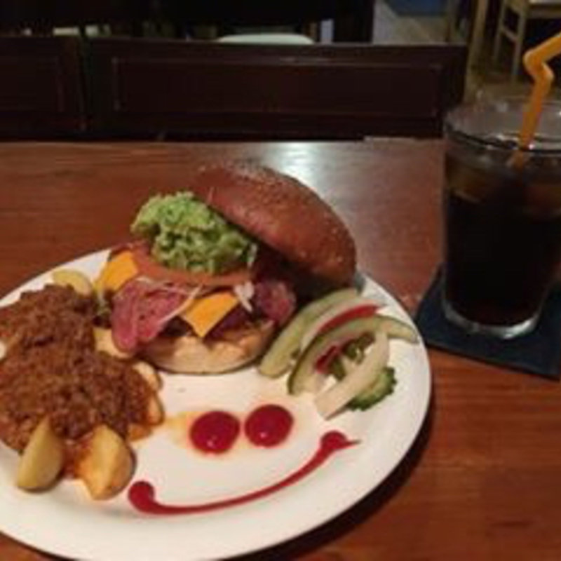 ハンバーガー(ズートンズ 久茂地店)