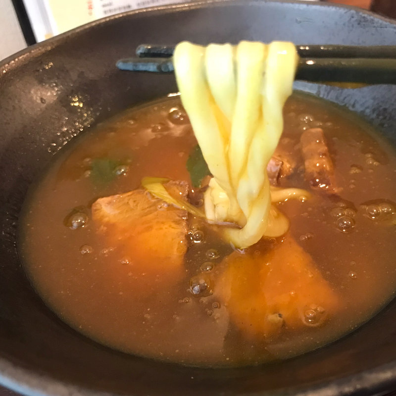 豚角煮カレーうどん(味味香 （みみこう）)