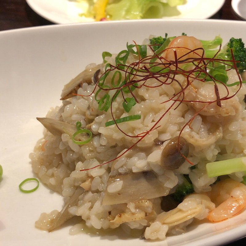 魚介とごぼうのアヒージョ風リゾット(トップノート)