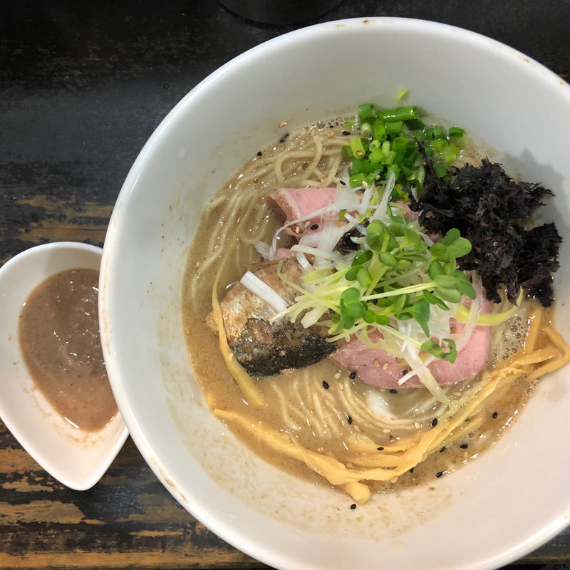 濃い目の秋刀魚らーめん(らぁめんこはく )