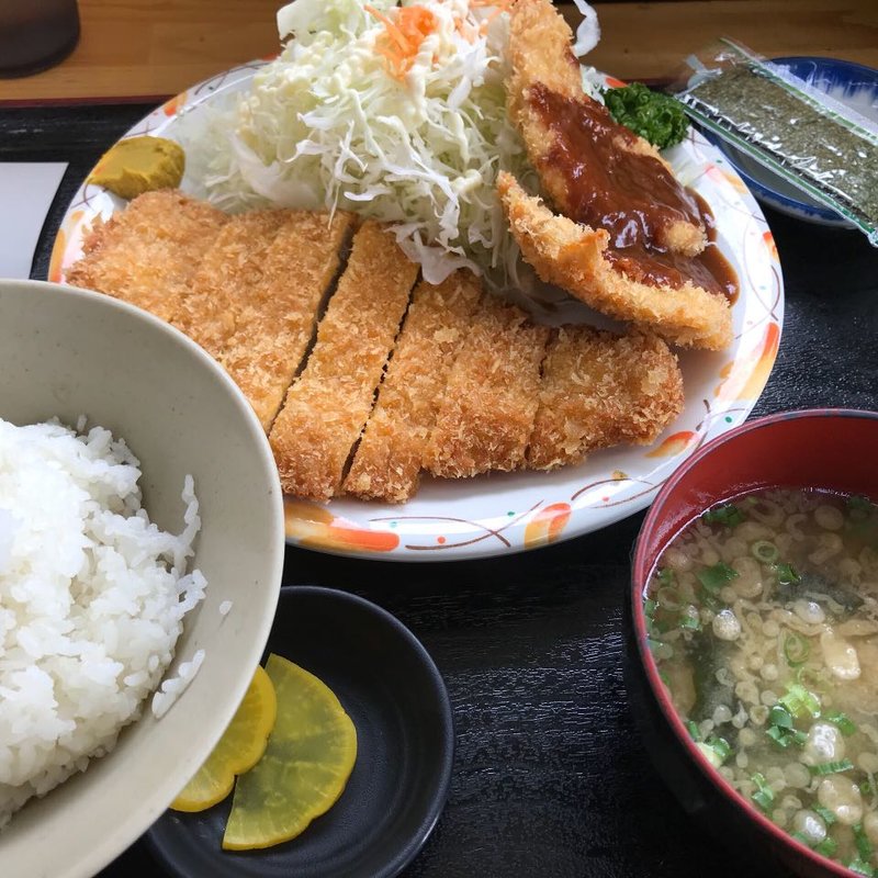 とんかつとチキンカツ(定食屋　大盛亭 )