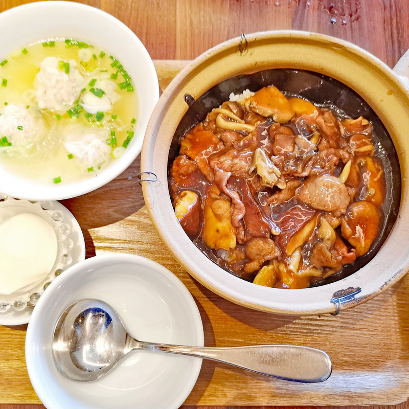 牛肉ときのこ土鍋ごはんセット(ゴールデンタイガー 六本木)