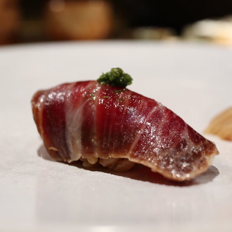 鯨(熟成鮨　万)