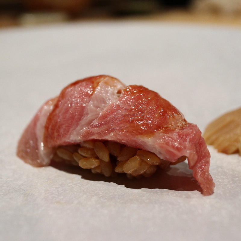 鮪(熟成鮨　万)