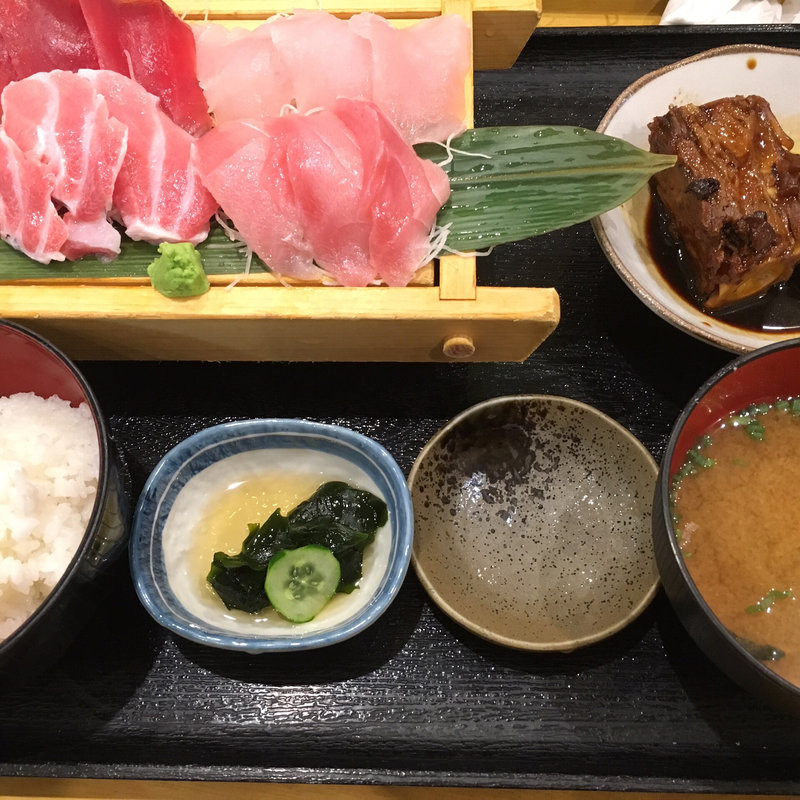 まぐろづくし定食(一期 （イチゴ）)