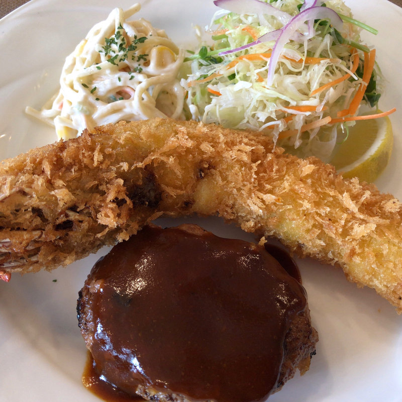 特大有頭海老のフライとハンバーグランチ(ネプチューン)