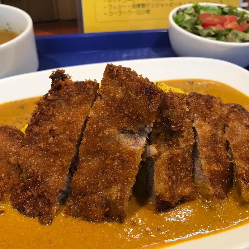 カツカレーセット （スープ、サラダ、ラッシー）(千鈴 （ちりん）)
