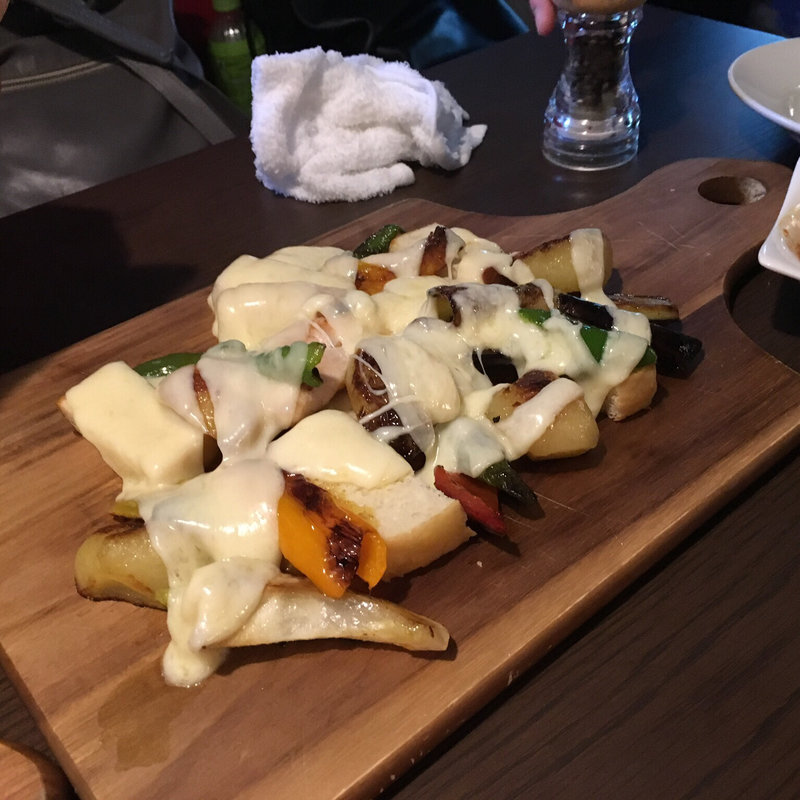 鎌倉野菜とチキンのラクレット(Bistro 千)