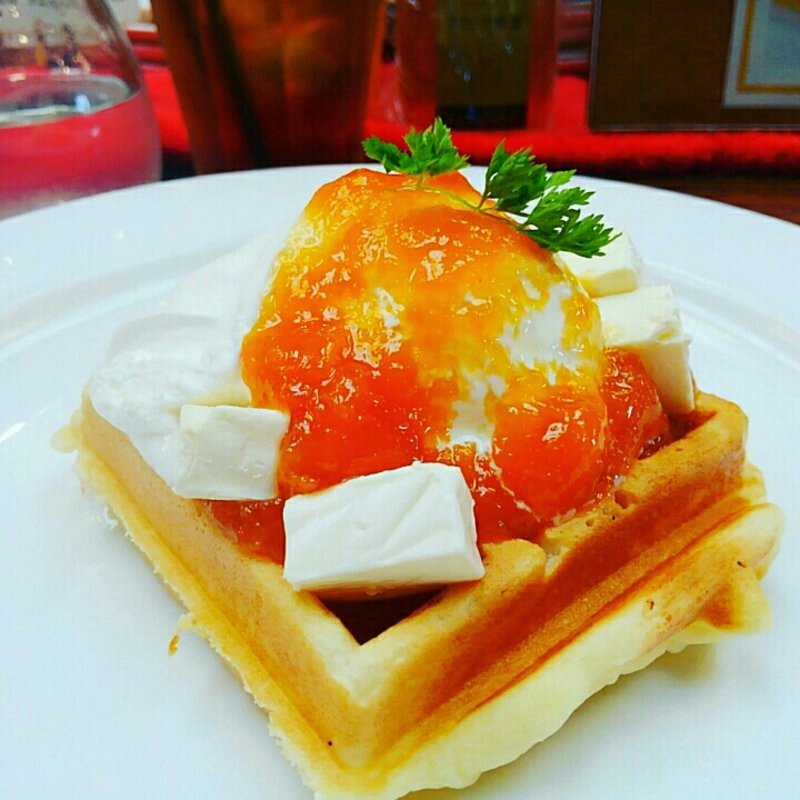 自家製ネクタリンピーチジャムとクリームチーズのワッフル(カフェ　ベリー （カフェベリー）)