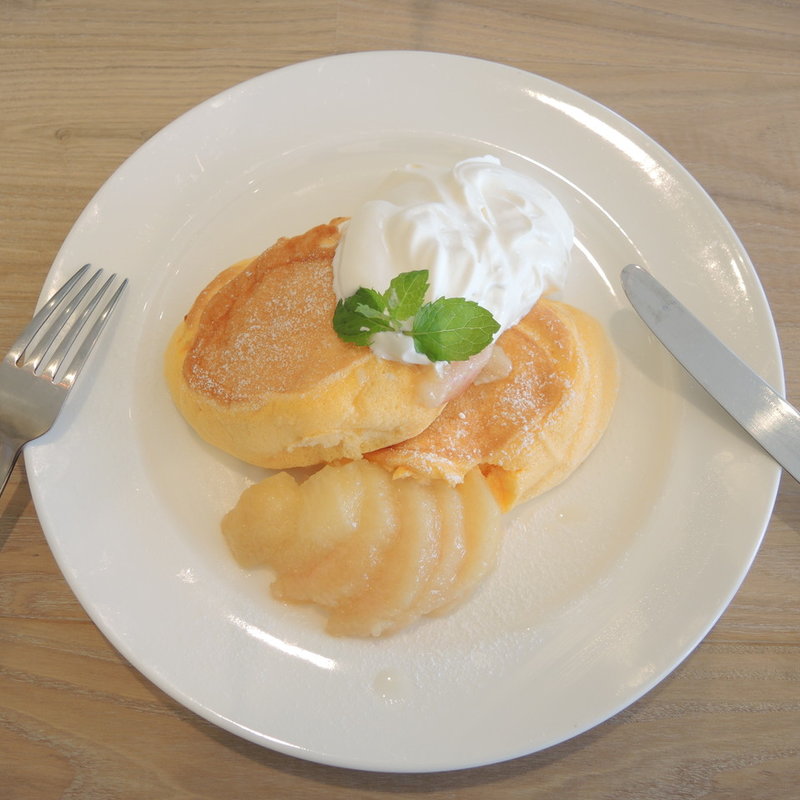 白桃のパンケーキ(ニノーバルウォッシュカフェ 吹田紫金山店 （ninOval wash cafe）)