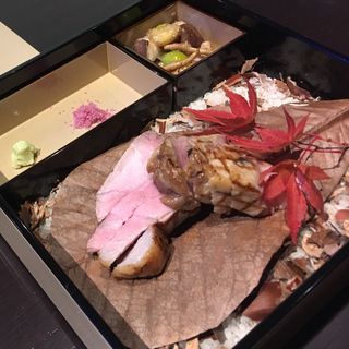 松坂ポーク ロース肉のグリエ 山葵とrindo塩(ケンゾーエステイトワイナリー銀座)