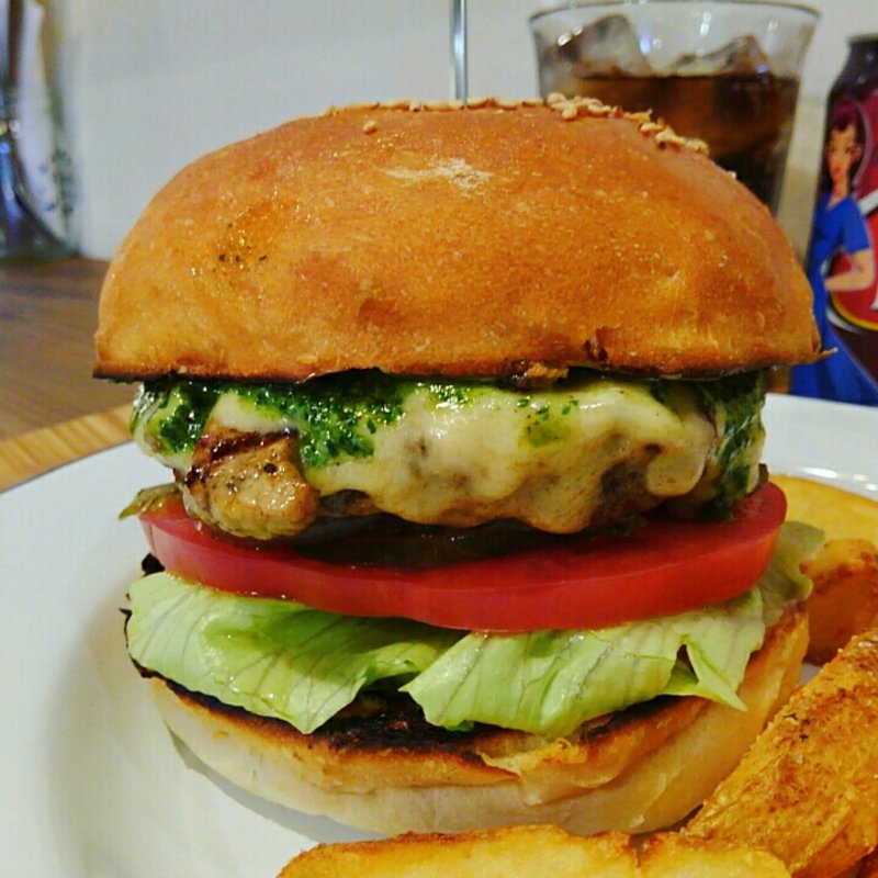 モッツァレラバジルバーガー(HELLO NEW DAY Hamburger)