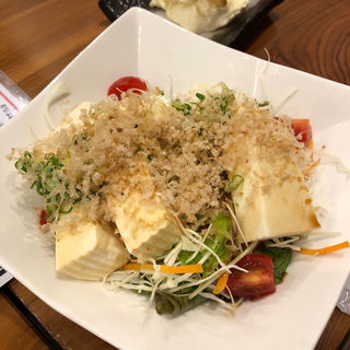 豆腐サラダ(奈良の酒蔵全部呑み うまっしゅ)