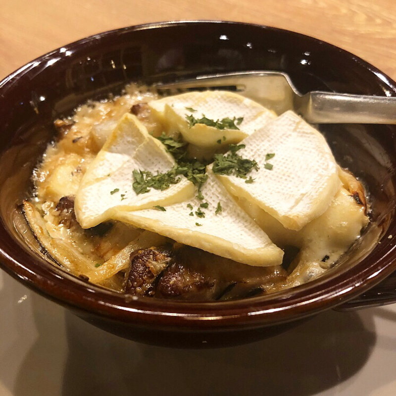 自家製ベーコンのタルティフレット(L’utubo)