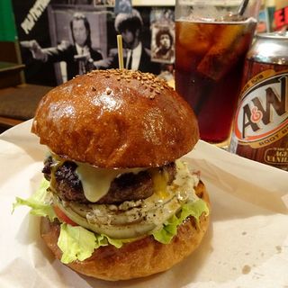 パインチーズバーガー(Nick & Renée)