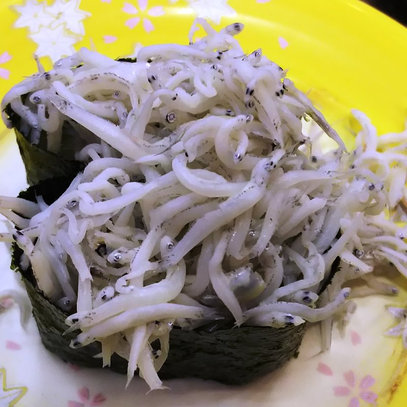 釜揚げしらす（軍艦）(ジャンボおしどり寿司川崎宮前店)