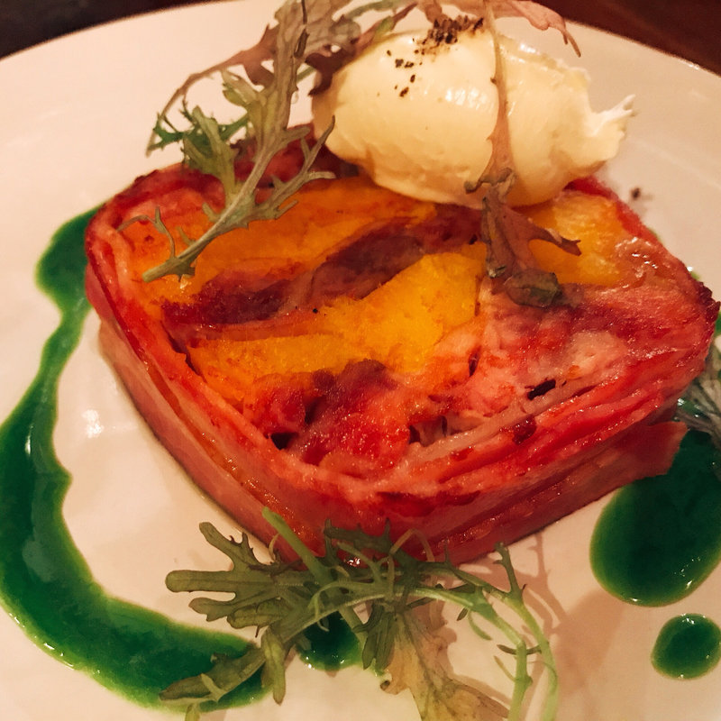 赤鶏とインカのめざめのテリーヌ(湯島ワイン食堂 パパン)