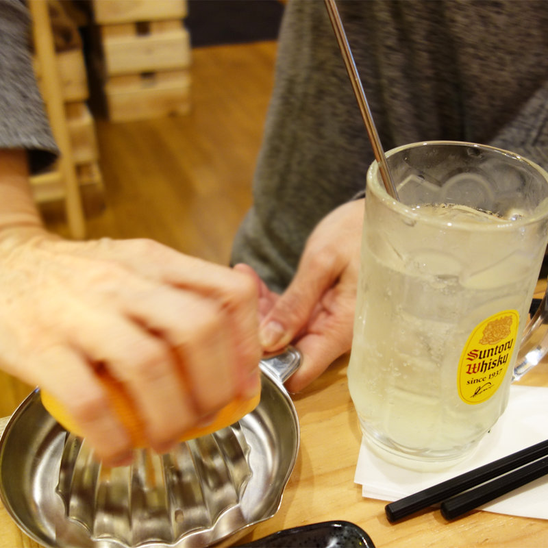 生搾りレモンチューハイ(屋台居酒屋 大阪 満マル(まんまる) 西新店)