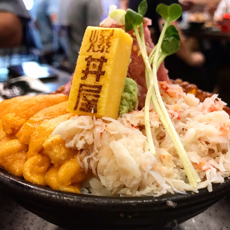 4点メガ盛り丼(爆丼屋)