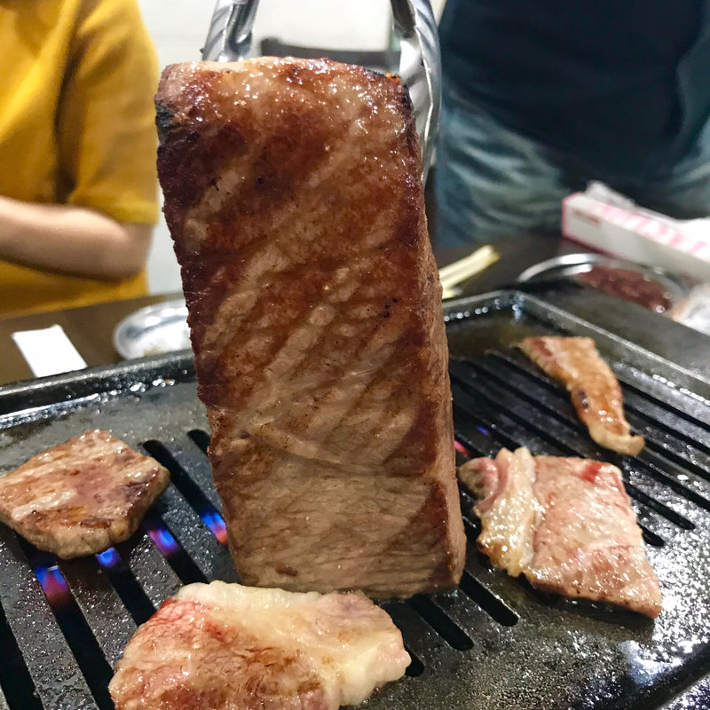 ミスジタワー(肉のオカダ)