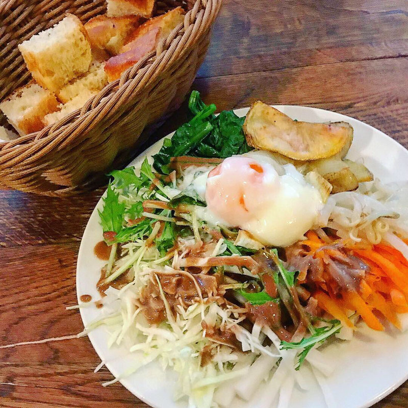 サラダバイキング(タロス （Tharros）)