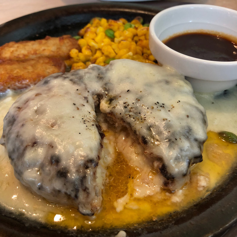 とろ〜りチーズ IN チーズ ON ハンバーグ (ガスト 泉南尾崎店 )