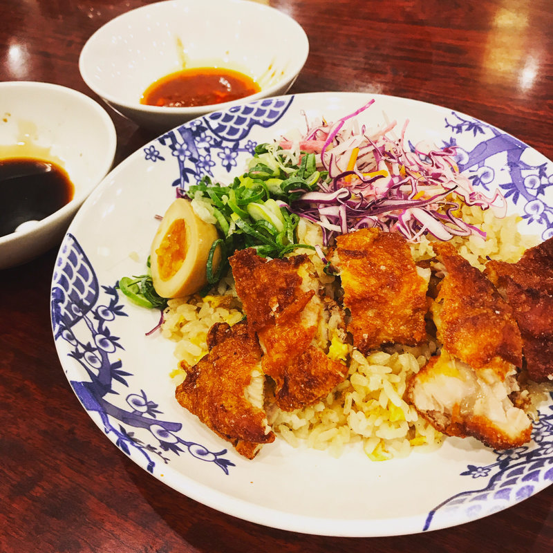 シンガポール風揚げ鶏の海南チャーハン(バーミヤン 北千住店 )