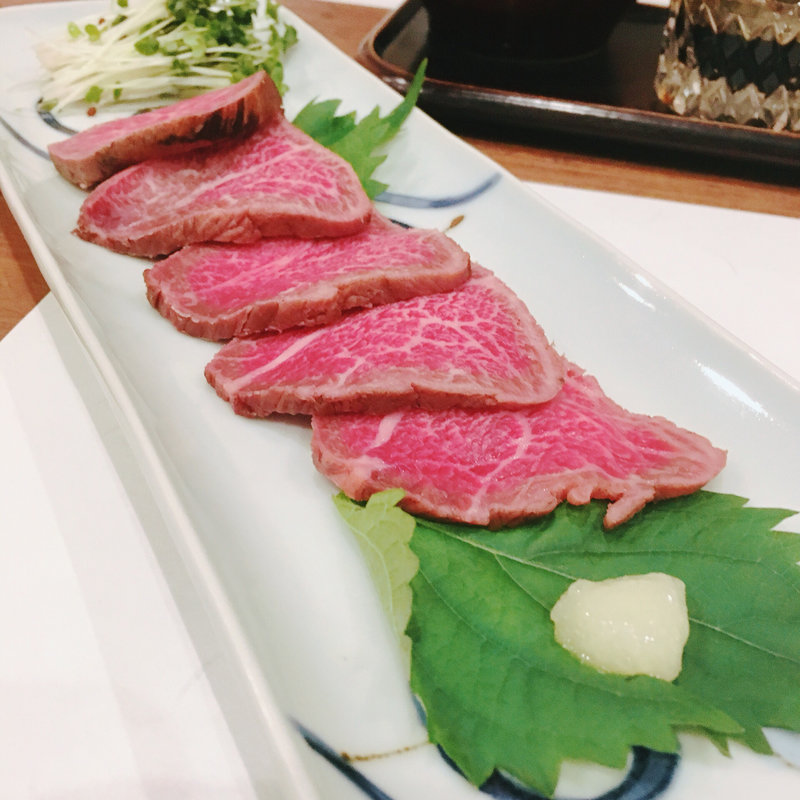 和牛のたたき(あき山)