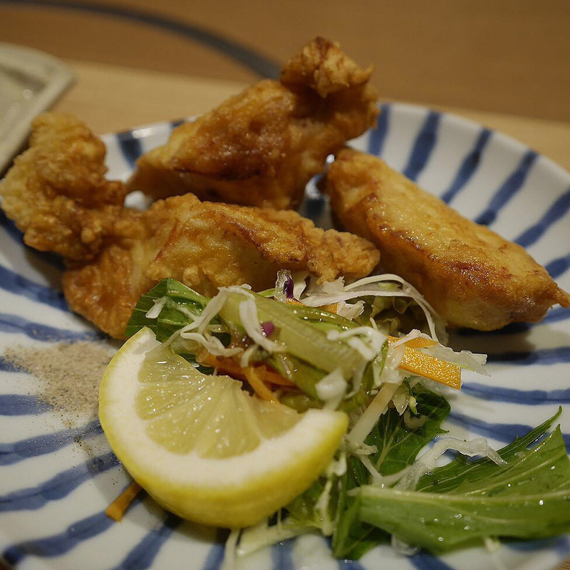 とりの唐揚げ3個(とり天ぶっかけと鴨釜うどん 麺匠 やしま)