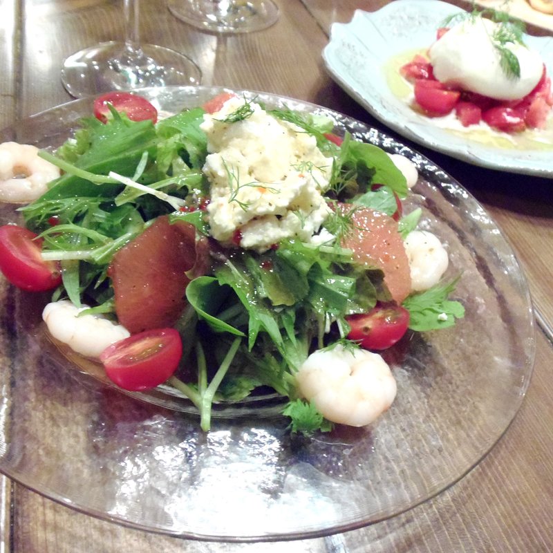 自家製リコッタチーズの特製サラダ(Cheese Cheers Cafe 三宮)