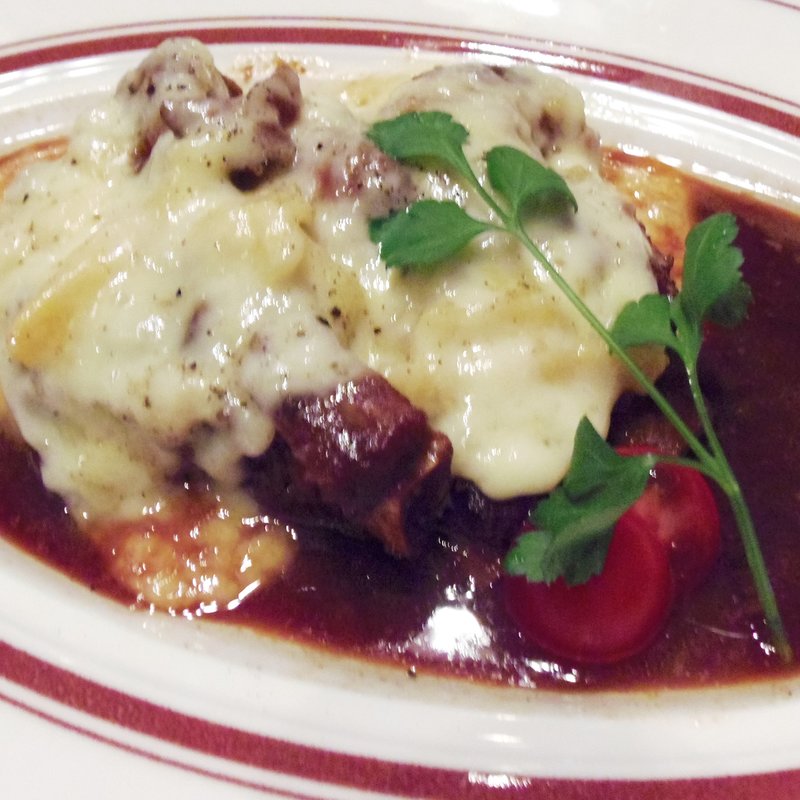 チーズまみれのスペアリブ(Cheese Cheers Cafe 三宮)