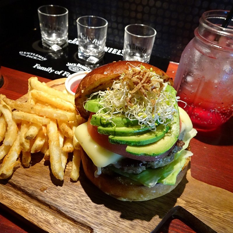 カリフォルニアバーガー(RICH GARDEN)