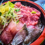 海鮮丼(タカマル鮮魚店)