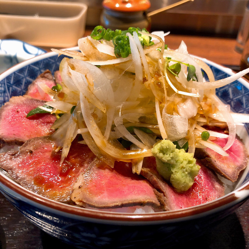 ローストビーフ丼(にんぎょう町　谷崎)