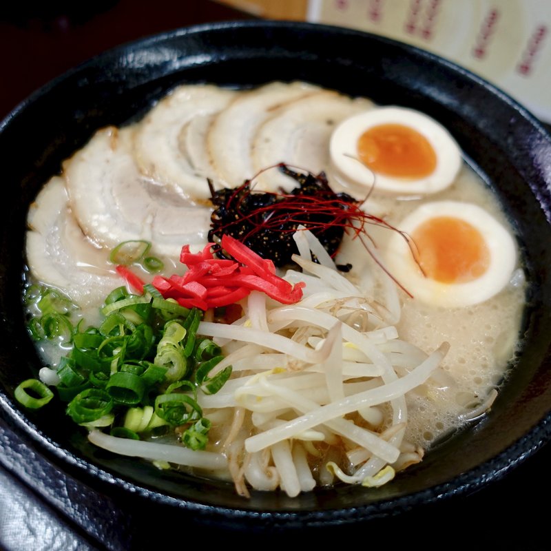 鶏白湯しょうゆチャーシュー麺( 麺家 遊彩 )