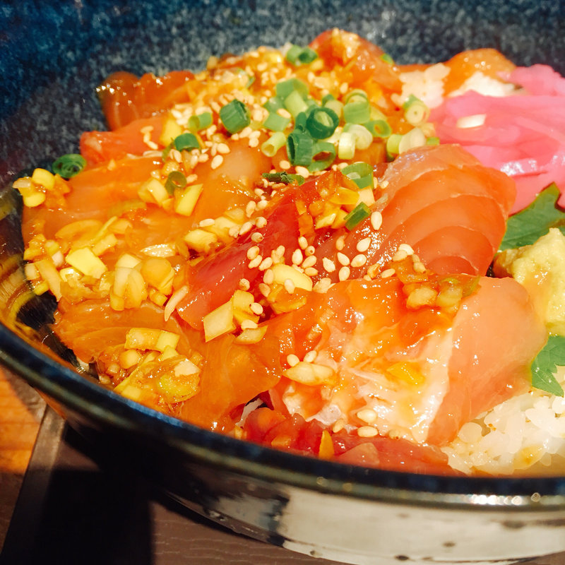 海鮮丼(和彩居酒屋 からんころん)