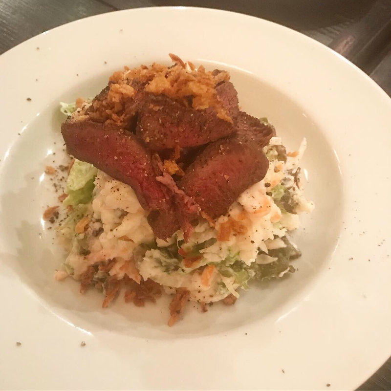 ローストビーフのポテトサラダ(Bistro Panda)