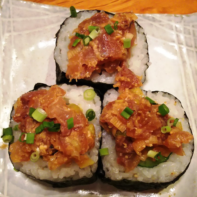 太巻きなめろう乗せ(大鶴見食堂)