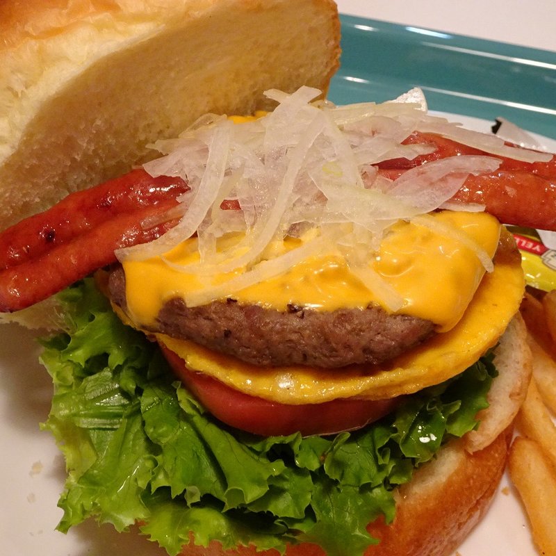 ベジタブルたまごバーガー＋パティ＋チーズ＋ジューシーソーセージ(アメリカンポップカフェ ビッグベリーマン 東大阪店)
