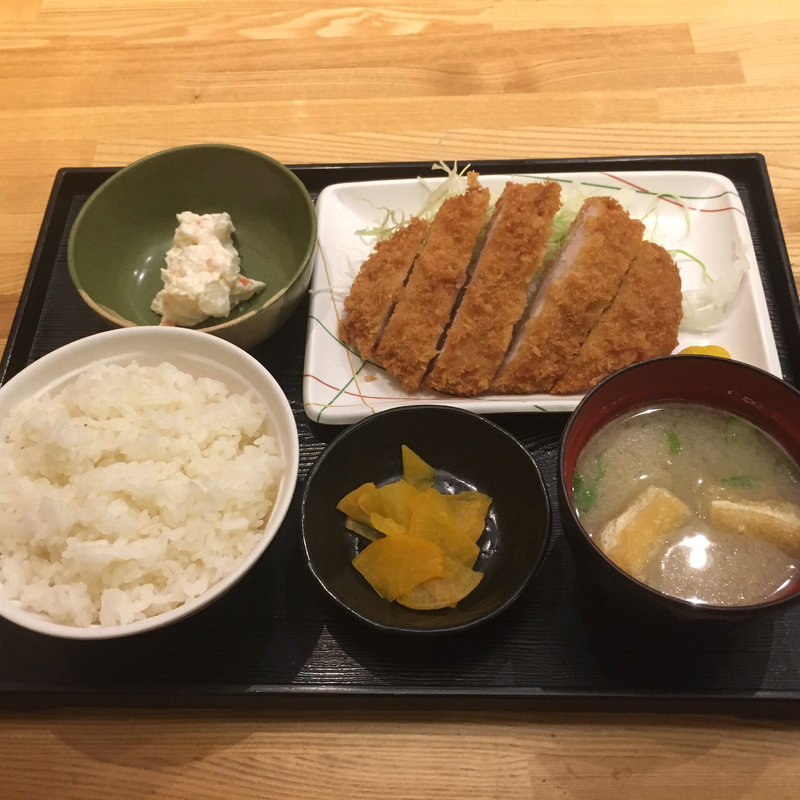 とんかつ定食(串鳥 南二条店)