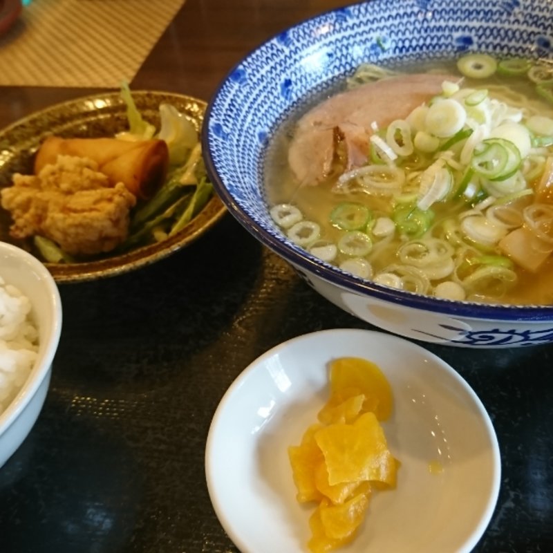 日替わりランチ(写真は麺大盛のため100円増し)(飛騨の匠)