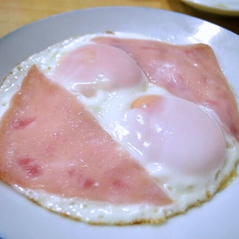 ハムエッグ(食堂 長野屋(ながのや))