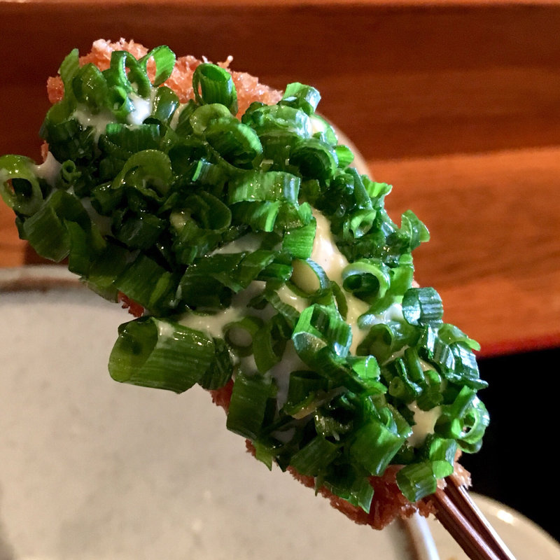 サーモンねぎのせ(串揚げ)(串揚げ ふくみみ)