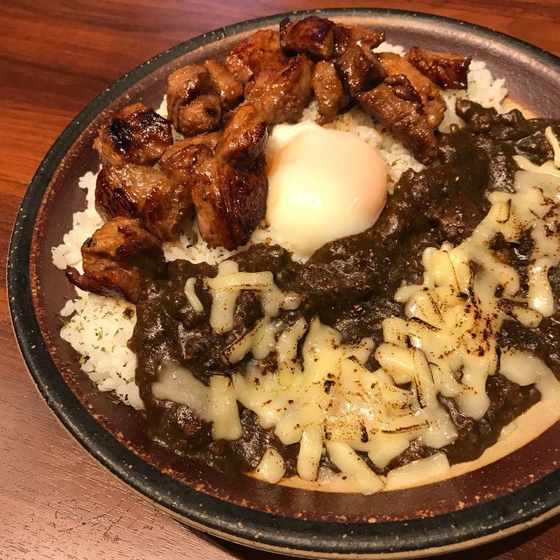 ラムカレー せせり+チーズ +温玉(ひつじもんDX 西麻布店)